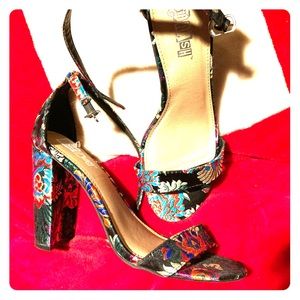 Floral print heels